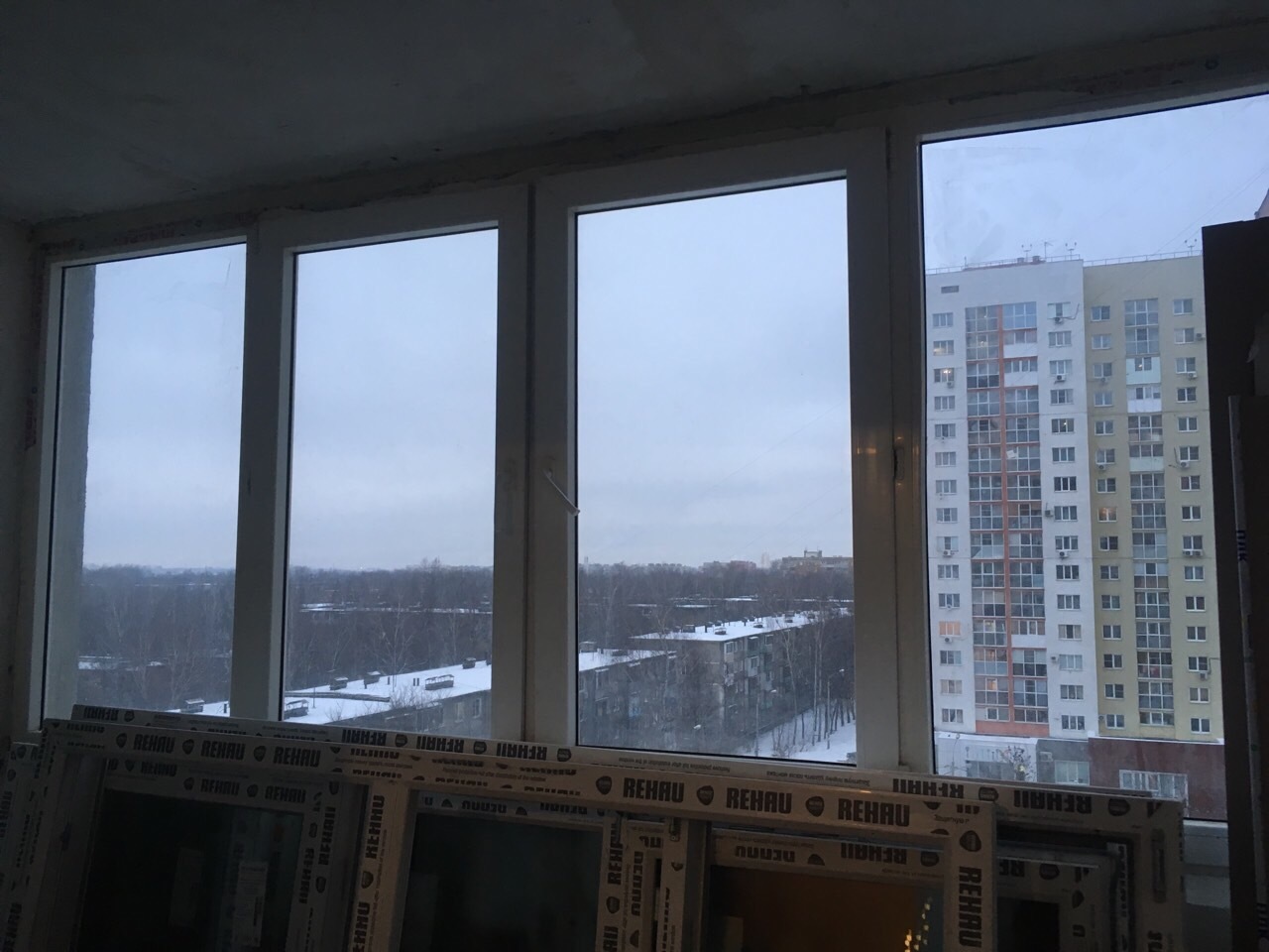 пример окон Rehau после монтажа